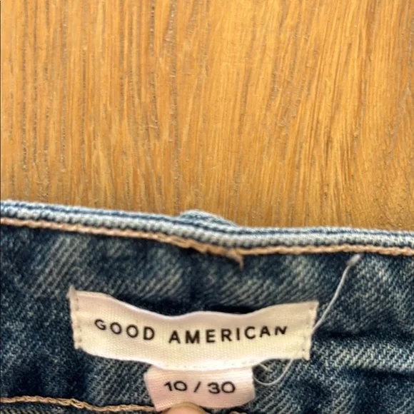 Good American Frayed Denim Mini Skirt - Picture 4 of 7